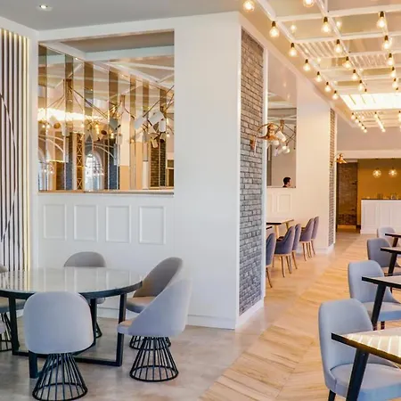 Rai Premium - Ex Queen's Park Hotel