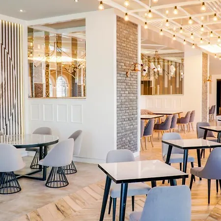 Rai Premium - Ex Queen's Park 5*